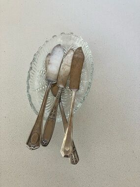 Antique Silver-plate Butter Knives Set - Vintage Decorative Handles
